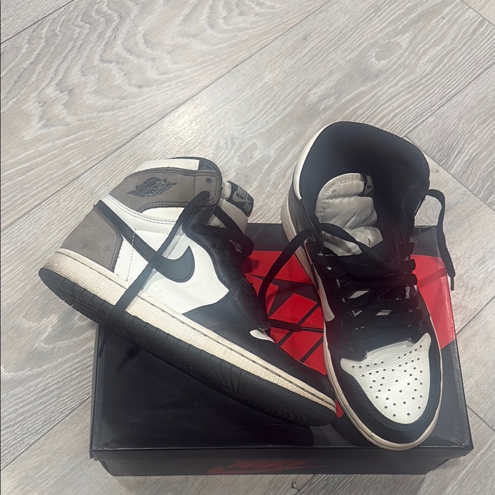 Nike Air Jordan 1 High OG Neutral Grey/Black/White